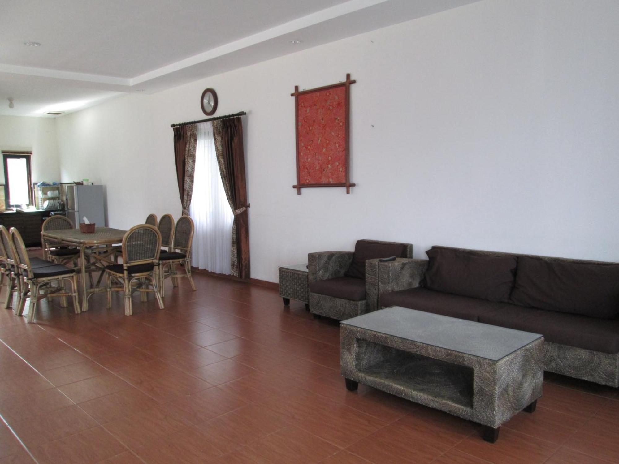 Osmond Villa Resort Lembang Exteriör bild